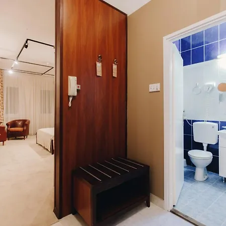 雷金特俱乐部酒店 3* Ni