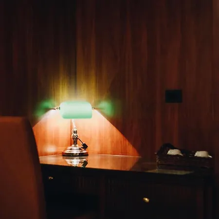 雷金特俱乐部酒店 3* Ni