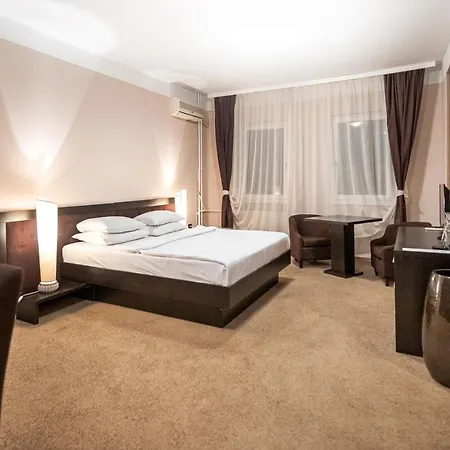 Hotel The Regent Club Ni
