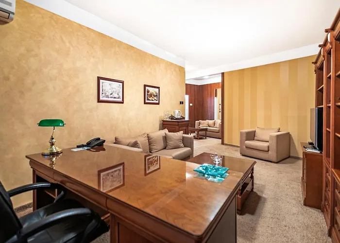 The Regent Club Hotel