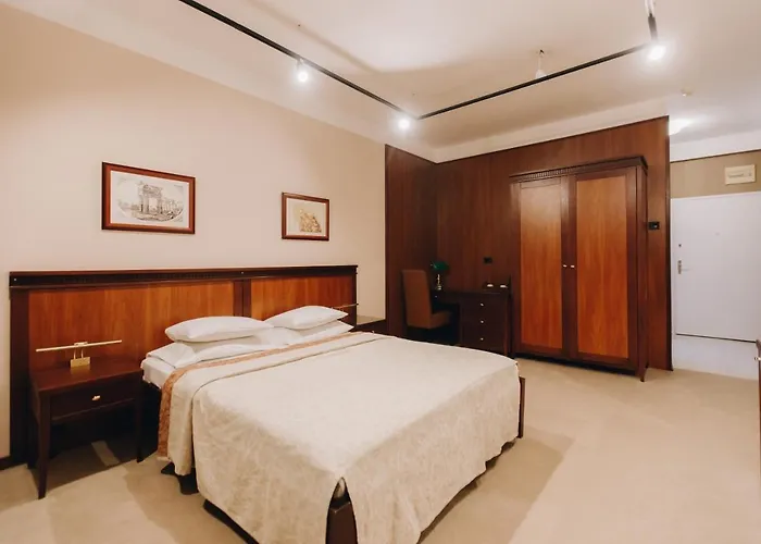 The Regent Club Hotel